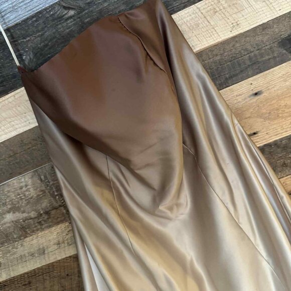 Dessy Creation Formal Gown - Picture 2 of 8